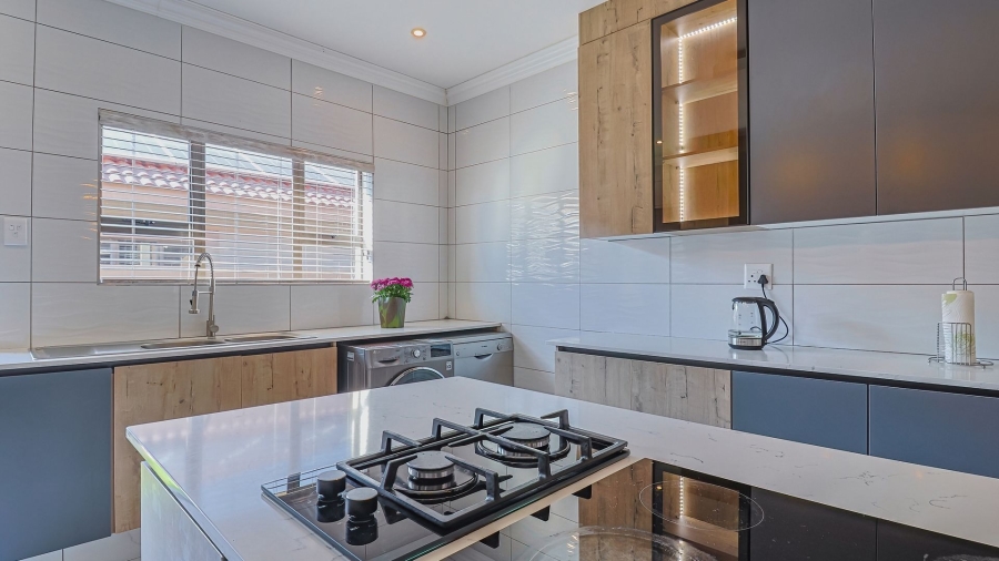 4 Bedroom Property for Sale in Waterkloof East North West